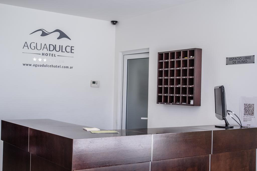 Agua Dulce Hotel 坦迪尔 外观 照片